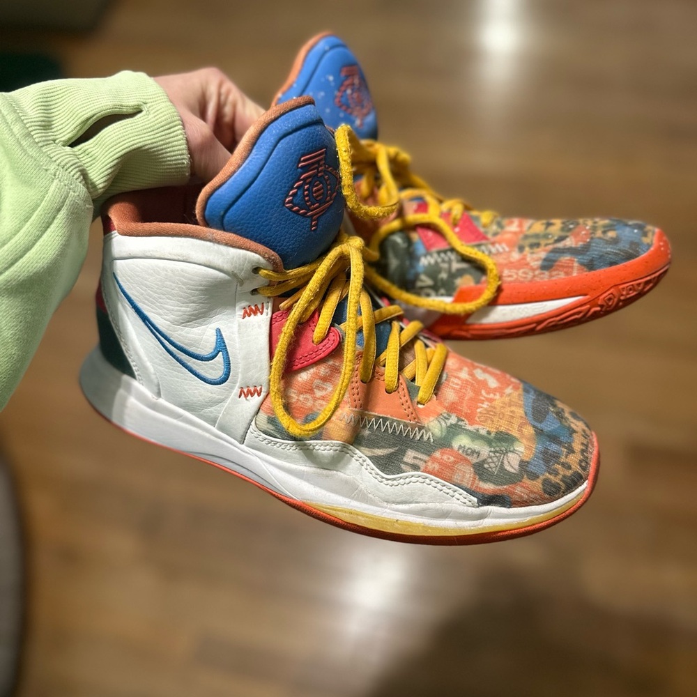 Youth Kyrie Infinity Basketball Shoes size 5.5